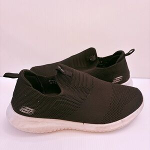 SKETCHERS Black Ultra Flex Slip-On Knit Sneakers - Women's Size 8.5